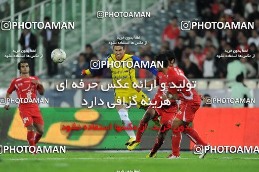 1156454, Tehran, [*parameter:4*], لیگ برتر فوتبال ایران، Persian Gulf Cup، Week 14، First Leg، Persepolis 3 v 1 Naft Tehran on 2010/11/05 at Azadi Stadium