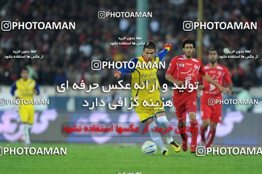 1156471, Tehran, [*parameter:4*], لیگ برتر فوتبال ایران، Persian Gulf Cup، Week 14، First Leg، Persepolis 3 v 1 Naft Tehran on 2010/11/05 at Azadi Stadium