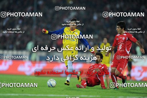 1156458, Tehran, [*parameter:4*], لیگ برتر فوتبال ایران، Persian Gulf Cup، Week 14، First Leg، Persepolis 3 v 1 Naft Tehran on 2010/11/05 at Azadi Stadium