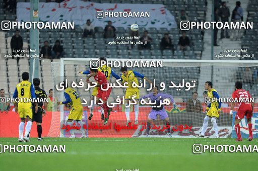 1156474, Tehran, [*parameter:4*], لیگ برتر فوتبال ایران، Persian Gulf Cup، Week 14، First Leg، Persepolis 3 v 1 Naft Tehran on 2010/11/05 at Azadi Stadium
