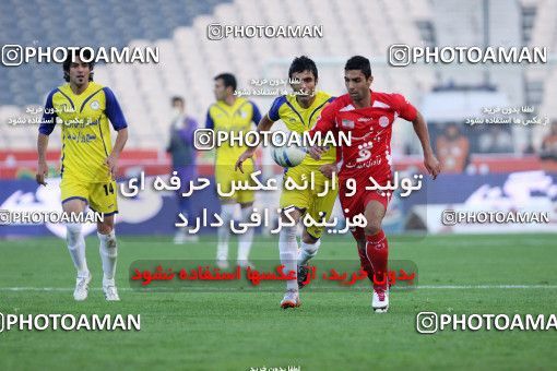 1156403, Tehran, [*parameter:4*], لیگ برتر فوتبال ایران، Persian Gulf Cup، Week 14، First Leg، Persepolis 3 v 1 Naft Tehran on 2010/11/05 at Azadi Stadium