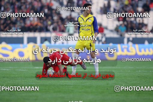 1156393, Tehran, [*parameter:4*], لیگ برتر فوتبال ایران، Persian Gulf Cup، Week 14، First Leg، Persepolis 3 v 1 Naft Tehran on 2010/11/05 at Azadi Stadium