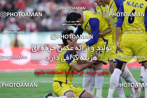 1156366, Tehran, [*parameter:4*], لیگ برتر فوتبال ایران، Persian Gulf Cup، Week 14، First Leg، Persepolis 3 v 1 Naft Tehran on 2010/11/05 at Azadi Stadium