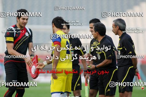 1156356, Tehran, [*parameter:4*], لیگ برتر فوتبال ایران، Persian Gulf Cup، Week 14، First Leg، Persepolis 3 v 1 Naft Tehran on 2010/11/05 at Azadi Stadium
