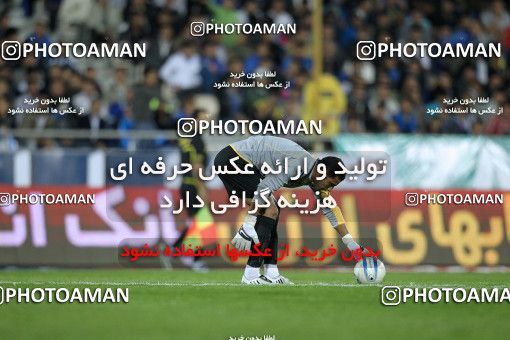 1161003, Tehran, [*parameter:4*], لیگ برتر فوتبال ایران، Persian Gulf Cup، Week 15، First Leg، Esteghlal 2 v 1 Shahin Boushehr on 2010/11/12 at Azadi Stadium