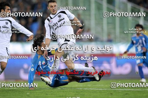 1161023, لیگ برتر فوتبال ایران، Persian Gulf Cup، Week 15، First Leg، 2010/11/12، Tehran، Azadi Stadium، Esteghlal 2 - ۱ Shahin Boushehr
