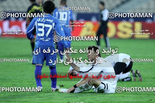 1161631, لیگ برتر فوتبال ایران، Persian Gulf Cup، Week 15، First Leg، 2010/11/12، Tehran، Azadi Stadium، Esteghlal 2 - ۱ Shahin Boushehr