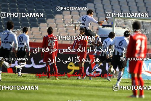 1167434, Tehran, Iran, لیگ برتر فوتبال ایران، Persian Gulf Cup، Week 19، Second Leg، Persepolis 1 v 4 Saba Qom on 2010/12/19 at Azadi Stadium