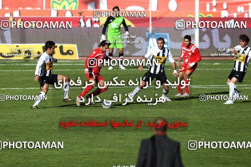 1167463, Tehran, Iran, لیگ برتر فوتبال ایران، Persian Gulf Cup، Week 19، Second Leg، Persepolis 1 v 4 Saba Qom on 2010/12/19 at Azadi Stadium