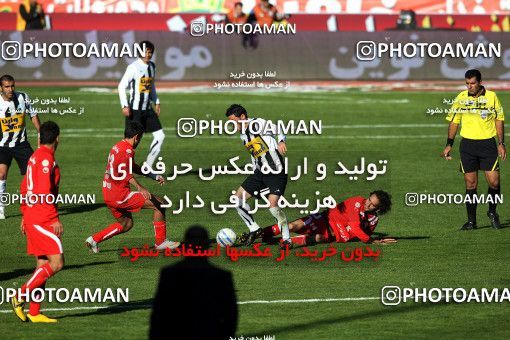 1167437, Tehran, Iran, لیگ برتر فوتبال ایران، Persian Gulf Cup، Week 19، Second Leg، Persepolis 1 v 4 Saba Qom on 2010/12/19 at Azadi Stadium