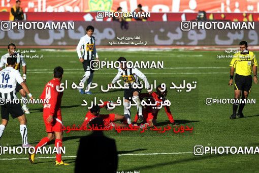 1167240, Tehran, Iran, لیگ برتر فوتبال ایران، Persian Gulf Cup، Week 19، Second Leg، Persepolis 1 v 4 Saba Qom on 2010/12/19 at Azadi Stadium