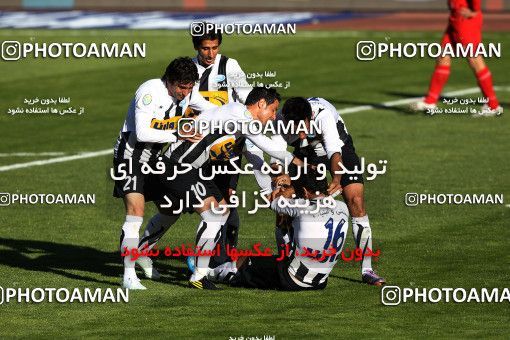 1167307, Tehran, Iran, لیگ برتر فوتبال ایران، Persian Gulf Cup، Week 19، Second Leg، Persepolis 1 v 4 Saba Qom on 2010/12/19 at Azadi Stadium