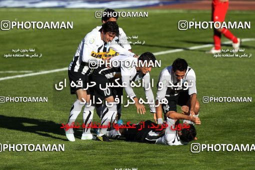 1167231, Tehran, Iran, لیگ برتر فوتبال ایران، Persian Gulf Cup، Week 19، Second Leg، Persepolis 1 v 4 Saba Qom on 2010/12/19 at Azadi Stadium