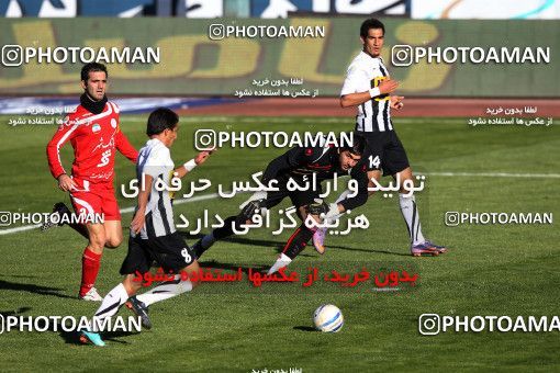 1167255, Tehran, Iran, لیگ برتر فوتبال ایران، Persian Gulf Cup، Week 19، Second Leg، Persepolis 1 v 4 Saba Qom on 2010/12/19 at Azadi Stadium