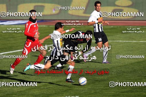 1167429, Tehran, Iran, لیگ برتر فوتبال ایران، Persian Gulf Cup، Week 19، Second Leg، Persepolis 1 v 4 Saba Qom on 2010/12/19 at Azadi Stadium
