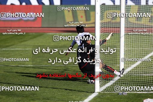 1167317, Tehran, Iran, لیگ برتر فوتبال ایران، Persian Gulf Cup، Week 19، Second Leg، Persepolis 1 v 4 Saba Qom on 2010/12/19 at Azadi Stadium