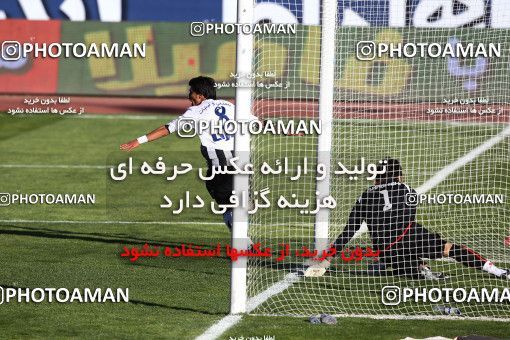 1167336, Tehran, Iran, لیگ برتر فوتبال ایران، Persian Gulf Cup، Week 19، Second Leg، Persepolis 1 v 4 Saba Qom on 2010/12/19 at Azadi Stadium