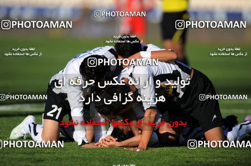1167649, Tehran, Iran, لیگ برتر فوتبال ایران، Persian Gulf Cup، Week 19، Second Leg، Persepolis 1 v 4 Saba Qom on 2010/12/19 at Azadi Stadium