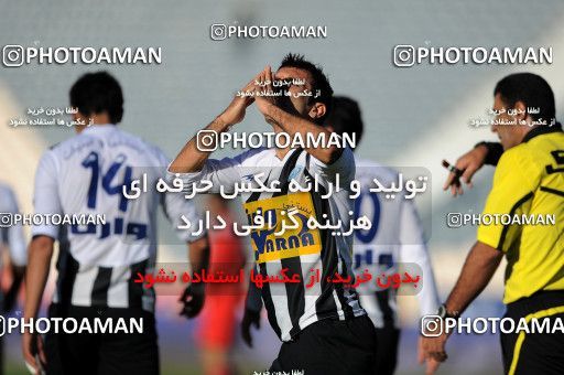 1167705, Tehran, Iran, لیگ برتر فوتبال ایران، Persian Gulf Cup، Week 19، Second Leg، Persepolis 1 v 4 Saba Qom on 2010/12/19 at Azadi Stadium