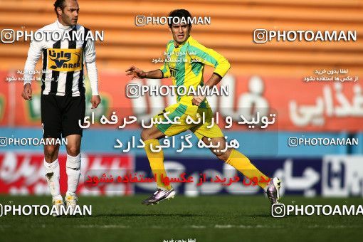 1172046, Tehran, Iran, لیگ برتر فوتبال ایران، Persian Gulf Cup، Week 21، Second Leg، Rah Ahan 0 v 2 Saba Qom on 2011/02/05 at Ekbatan Stadium
