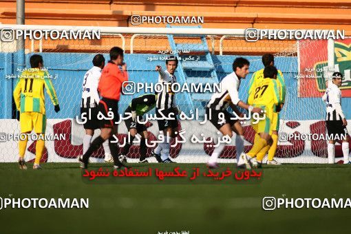 1172124, Tehran, Iran, لیگ برتر فوتبال ایران، Persian Gulf Cup، Week 21، Second Leg، Rah Ahan 0 v 2 Saba Qom on 2011/02/05 at Ekbatan Stadium