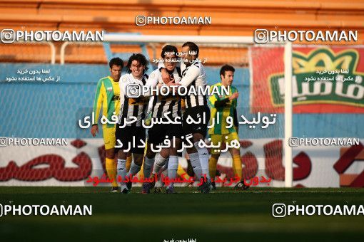 1171994, Tehran, Iran, لیگ برتر فوتبال ایران، Persian Gulf Cup، Week 21، Second Leg، Rah Ahan 0 v 2 Saba Qom on 2011/02/05 at Ekbatan Stadium