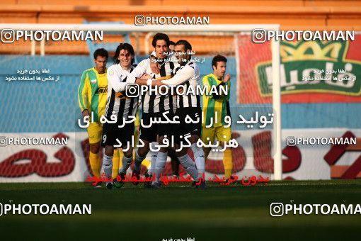 1171761, Tehran, Iran, لیگ برتر فوتبال ایران، Persian Gulf Cup، Week 21، Second Leg، Rah Ahan 0 v 2 Saba Qom on 2011/02/05 at Ekbatan Stadium