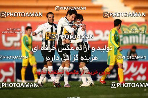 1171767, Tehran, Iran, لیگ برتر فوتبال ایران، Persian Gulf Cup، Week 21، Second Leg، Rah Ahan 0 v 2 Saba Qom on 2011/02/05 at Ekbatan Stadium