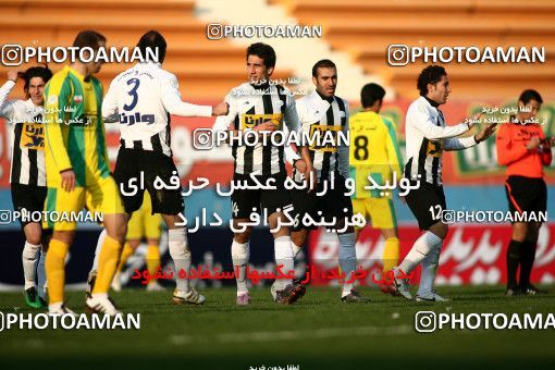 1171812, Tehran, Iran, لیگ برتر فوتبال ایران، Persian Gulf Cup، Week 21، Second Leg، Rah Ahan 0 v 2 Saba Qom on 2011/02/05 at Ekbatan Stadium