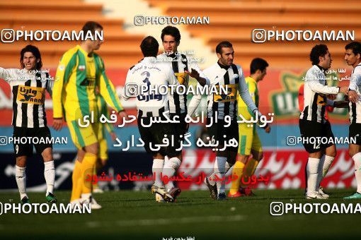 1172073, Tehran, Iran, لیگ برتر فوتبال ایران، Persian Gulf Cup، Week 21، Second Leg، Rah Ahan 0 v 2 Saba Qom on 2011/02/05 at Ekbatan Stadium