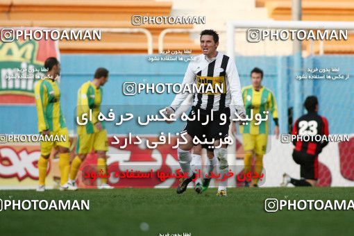 1172079, Tehran, Iran, لیگ برتر فوتبال ایران، Persian Gulf Cup، Week 21، Second Leg، Rah Ahan 0 v 2 Saba Qom on 2011/02/05 at Ekbatan Stadium