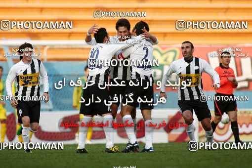 1171898, Tehran, Iran, لیگ برتر فوتبال ایران، Persian Gulf Cup، Week 21، Second Leg، Rah Ahan 0 v 2 Saba Qom on 2011/02/05 at Ekbatan Stadium