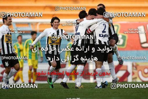 1171901, Tehran, Iran, لیگ برتر فوتبال ایران، Persian Gulf Cup، Week 21، Second Leg، Rah Ahan 0 v 2 Saba Qom on 2011/02/05 at Ekbatan Stadium