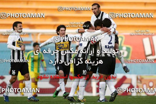 1172130, Tehran, Iran, لیگ برتر فوتبال ایران، Persian Gulf Cup، Week 21، Second Leg، Rah Ahan 0 v 2 Saba Qom on 2011/02/05 at Ekbatan Stadium