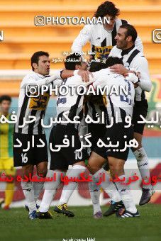 1171786, Tehran, Iran, لیگ برتر فوتبال ایران، Persian Gulf Cup، Week 21، Second Leg، Rah Ahan 0 v 2 Saba Qom on 2011/02/05 at Ekbatan Stadium