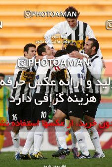 1171843, Tehran, Iran, لیگ برتر فوتبال ایران، Persian Gulf Cup، Week 21، Second Leg، Rah Ahan 0 v 2 Saba Qom on 2011/02/05 at Ekbatan Stadium