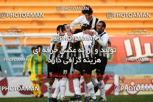 1171778, Tehran, Iran, لیگ برتر فوتبال ایران، Persian Gulf Cup، Week 21، Second Leg، Rah Ahan 0 v 2 Saba Qom on 2011/02/05 at Ekbatan Stadium