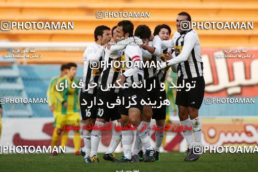 1171839, Tehran, Iran, لیگ برتر فوتبال ایران، Persian Gulf Cup، Week 21، Second Leg، Rah Ahan 0 v 2 Saba Qom on 2011/02/05 at Ekbatan Stadium