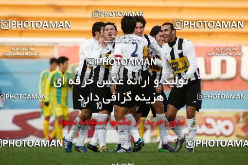 1172009, Tehran, Iran, لیگ برتر فوتبال ایران، Persian Gulf Cup، Week 21، Second Leg، Rah Ahan 0 v 2 Saba Qom on 2011/02/05 at Ekbatan Stadium