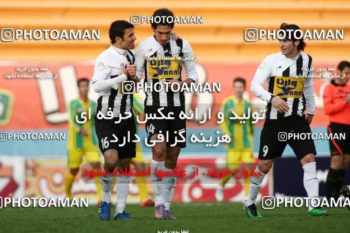 1171857, Tehran, Iran, لیگ برتر فوتبال ایران، Persian Gulf Cup، Week 21، Second Leg، Rah Ahan 0 v 2 Saba Qom on 2011/02/05 at Ekbatan Stadium
