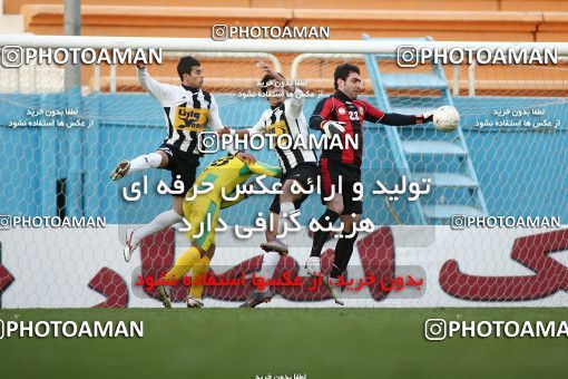 1171760, Tehran, Iran, لیگ برتر فوتبال ایران، Persian Gulf Cup، Week 21، Second Leg، Rah Ahan 0 v 2 Saba Qom on 2011/02/05 at Ekbatan Stadium
