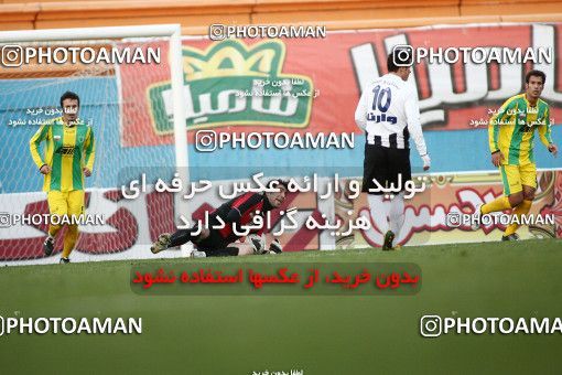 1172156, Tehran, Iran, لیگ برتر فوتبال ایران، Persian Gulf Cup، Week 21، Second Leg، Rah Ahan 0 v 2 Saba Qom on 2011/02/05 at Ekbatan Stadium