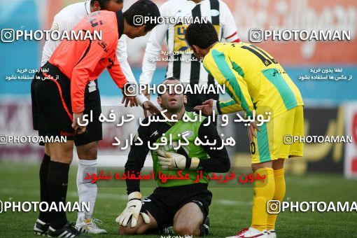 1172149, Tehran, Iran, لیگ برتر فوتبال ایران، Persian Gulf Cup، Week 21، Second Leg، Rah Ahan 0 v 2 Saba Qom on 2011/02/05 at Ekbatan Stadium