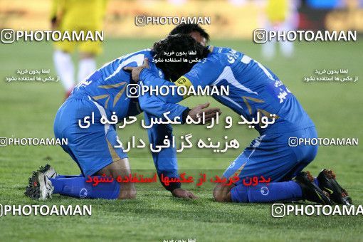 1174420, Tehran, [*parameter:4*], لیگ برتر فوتبال ایران، Persian Gulf Cup، Week 23، Second Leg، Esteghlal 3 v 1 Naft Tehran on 2011/02/18 at Azadi Stadium