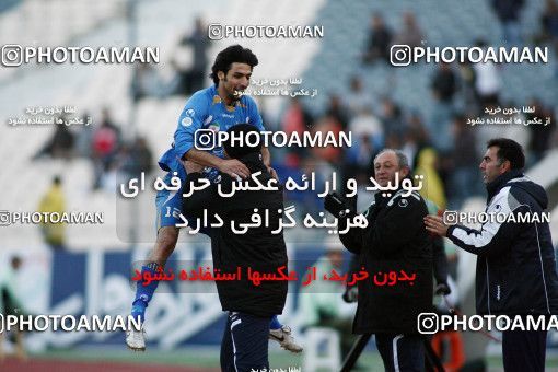 1174721, Tehran, [*parameter:4*], لیگ برتر فوتبال ایران، Persian Gulf Cup، Week 23، Second Leg، Esteghlal 3 v 1 Naft Tehran on 2011/02/18 at Azadi Stadium