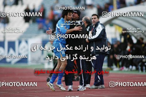 1174749, Tehran, [*parameter:4*], لیگ برتر فوتبال ایران، Persian Gulf Cup، Week 23، Second Leg، Esteghlal 3 v 1 Naft Tehran on 2011/02/18 at Azadi Stadium