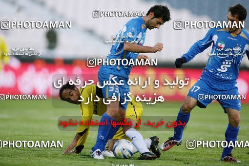 1174704, Tehran, [*parameter:4*], لیگ برتر فوتبال ایران، Persian Gulf Cup، Week 23، Second Leg، Esteghlal 3 v 1 Naft Tehran on 2011/02/18 at Azadi Stadium