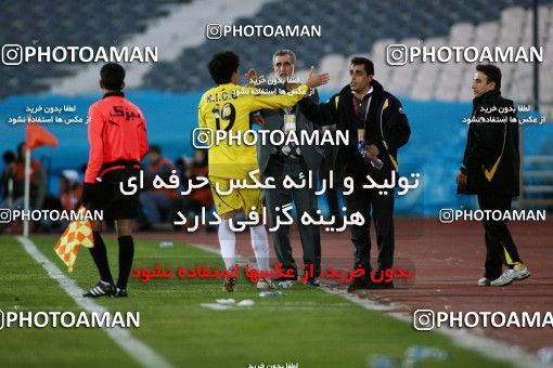 1174736, لیگ برتر فوتبال ایران، Persian Gulf Cup، Week 23، Second Leg، 2011/02/18، Tehran، Azadi Stadium، Esteghlal 3 - ۱ Naft Tehran