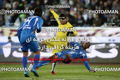 1174751, Tehran, [*parameter:4*], لیگ برتر فوتبال ایران، Persian Gulf Cup، Week 23، Second Leg، Esteghlal 3 v 1 Naft Tehran on 2011/02/18 at Azadi Stadium
