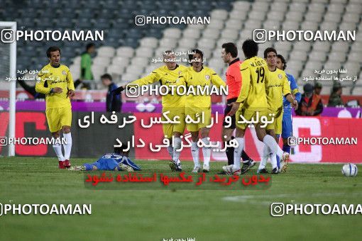 1174669, Tehran, [*parameter:4*], لیگ برتر فوتبال ایران، Persian Gulf Cup، Week 23، Second Leg، Esteghlal 3 v 1 Naft Tehran on 2011/02/18 at Azadi Stadium